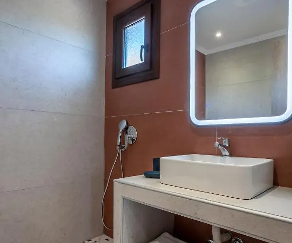 Lucid Dream Apt. |bozinis Psakoudia