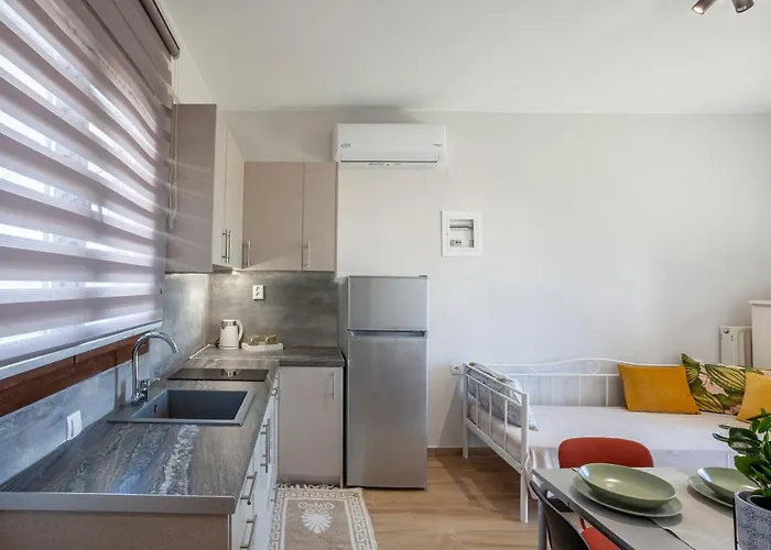 Lucid Dream Apt. |bozinis * Psakoudia