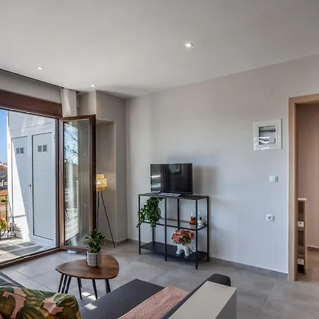 Lucid Dream Apt. |bozinis