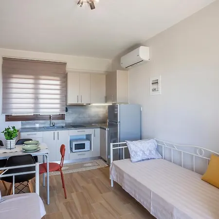 Lucid Dream Apt. |bozinis * Psakoudia