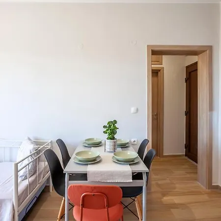 Lucid Dream Apt. |bozinis