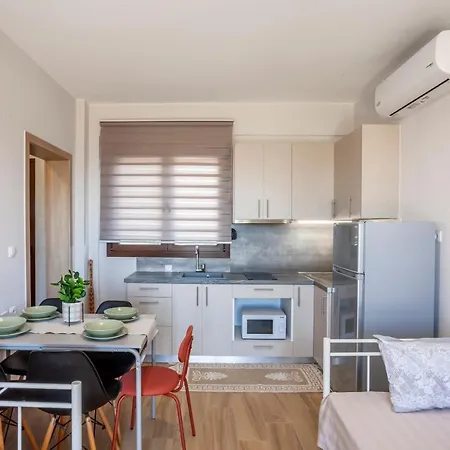 Lucid Dream Apt. |bozinis Psakoudia