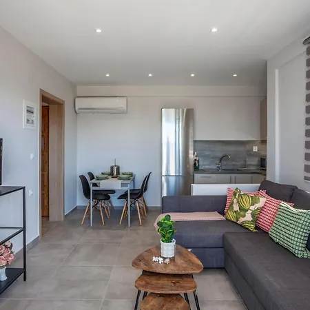 Lucid Dream Apt. |bozinis Psakoudia