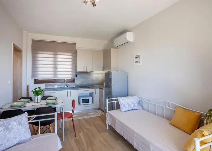 Lucid Dream Apt. |bozinis * Psakoudia